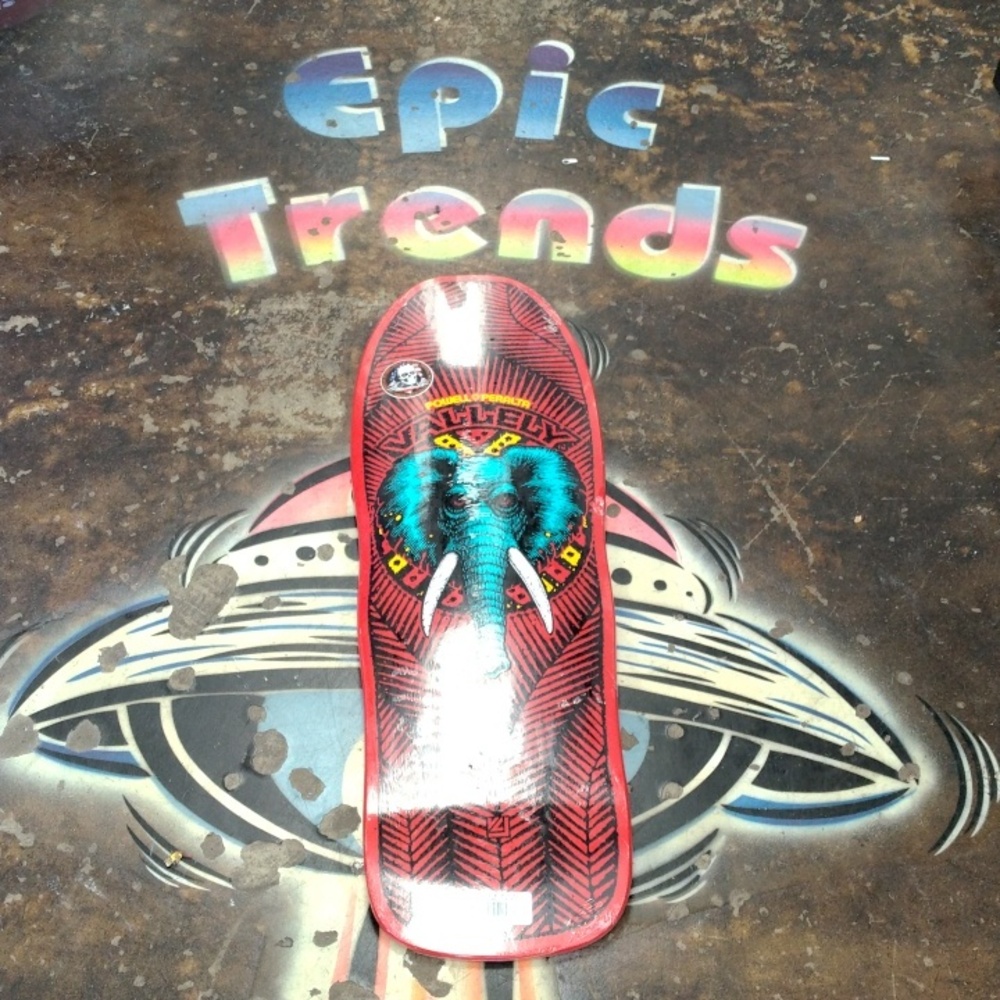 Vallelly Elephant Powell Peralta Shapeboard